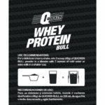 Etiqueta del producto Quick Bull Whey Protein con instrucciones para preparar un batido cremoso mezclando 2 cucharas dosificadoras con agua fría o leche descremada